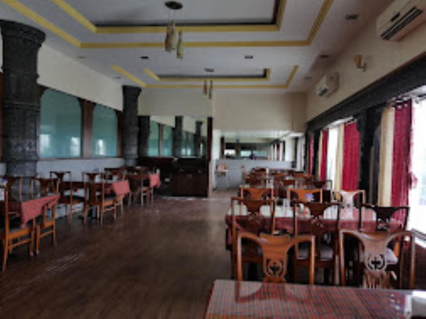 Hotel Maratha Palace,Satara Exterior foto
