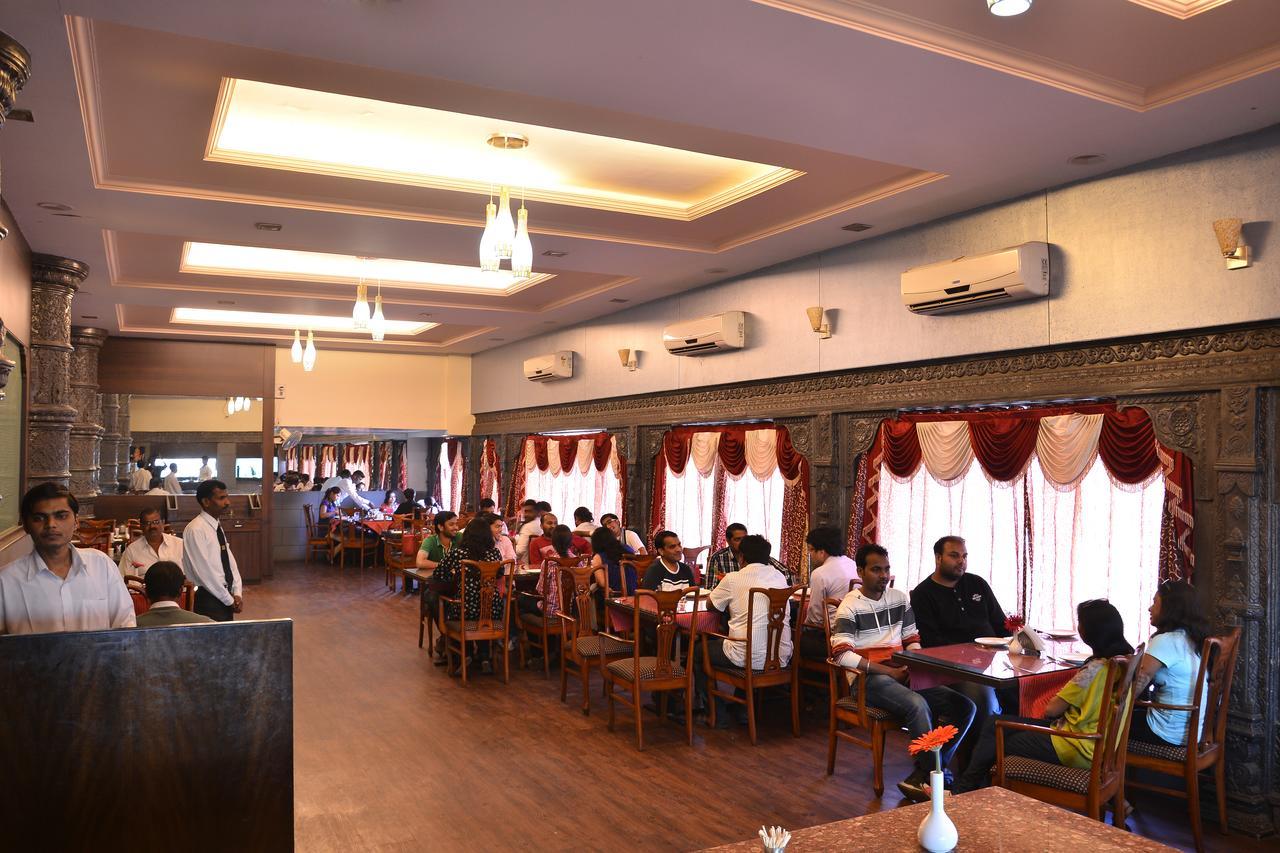 Hotel Maratha Palace,Satara Exterior foto
